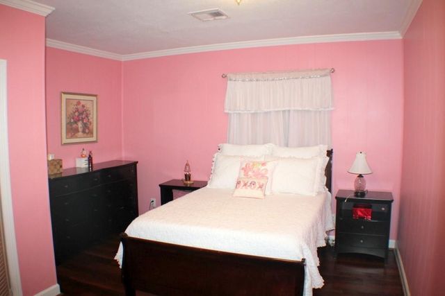 7833 Narcissus Street, Houston, TX 77012