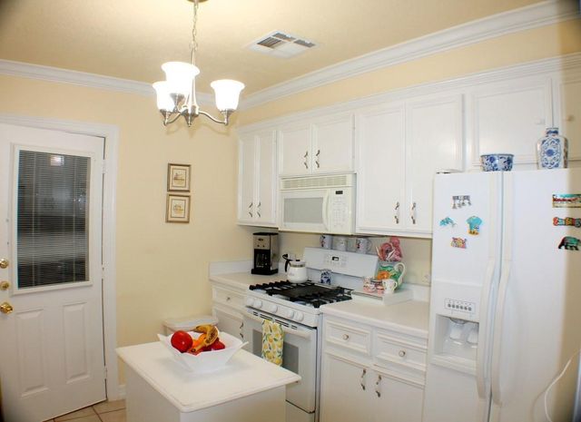 7833 Narcissus Street, Houston, TX 77012