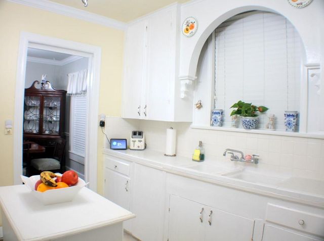 7833 Narcissus Street, Houston, TX 77012