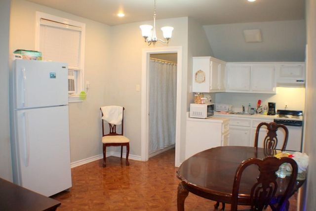 7833 Narcissus Street, Houston, TX 77012