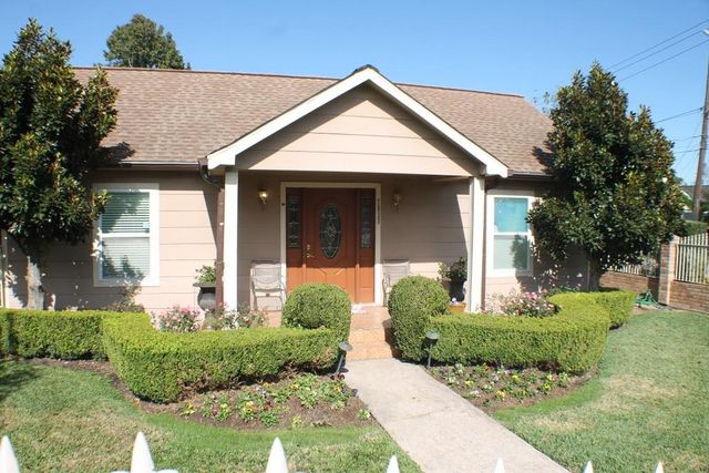 7833 Narcissus Street, Houston, TX 77012