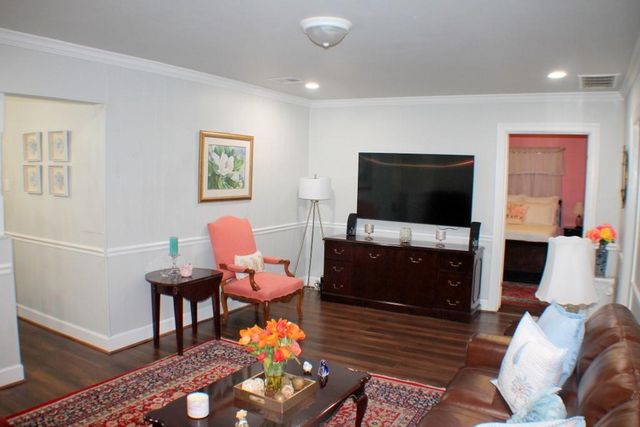 7833 Narcissus Street, Houston, TX 77012