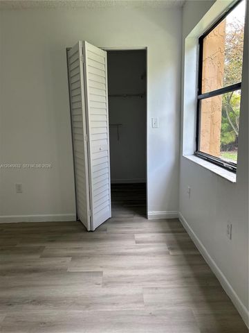 301 W Park Dr 101-11, Miami, FL 33172