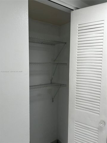 301 W Park Dr 101-11, Miami, FL 33172
