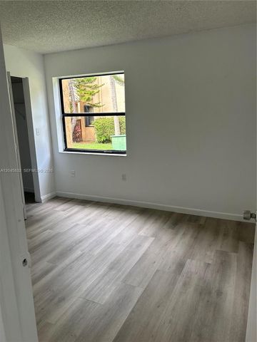 301 W Park Dr 101-11, Miami, FL 33172