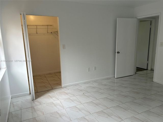 301 W Park Dr 101-11, Miami, FL 33172