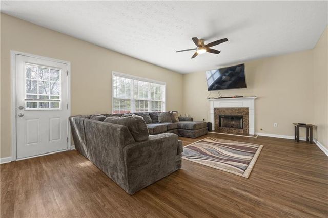 5712 Sullivan Point Drive, Powder Springs, GA 30127