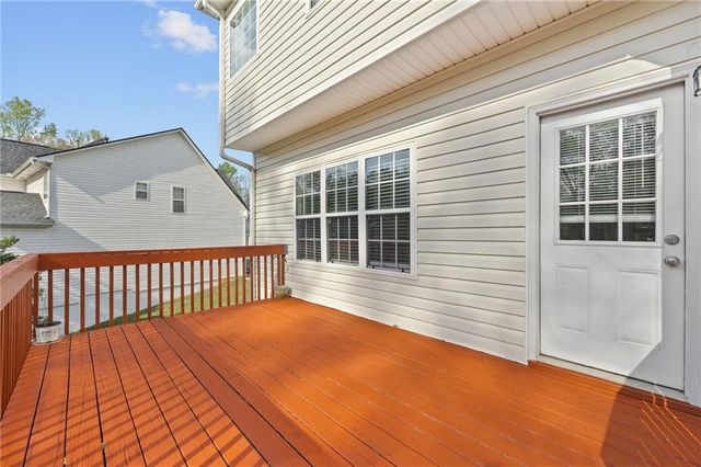 5712 Sullivan Point Drive, Powder Springs, GA 30127