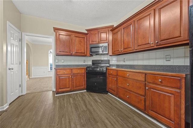 5712 Sullivan Point Drive, Powder Springs, GA 30127