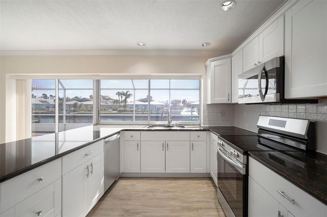 910 SPINDLE PALM WAY, Apollo Beach, FL 33572