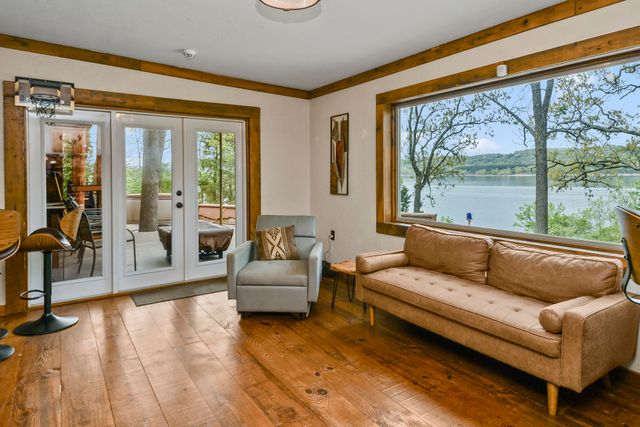 337 Parkside Drive, Hollister, MO 65672