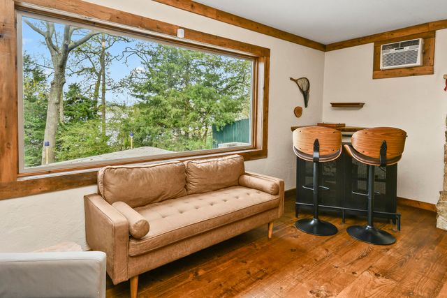 337 Parkside Drive, Hollister, MO 65672