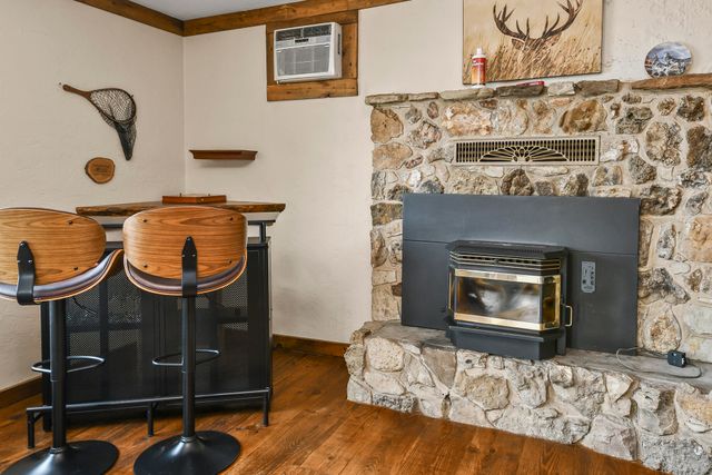 337 Parkside Drive, Hollister, MO 65672