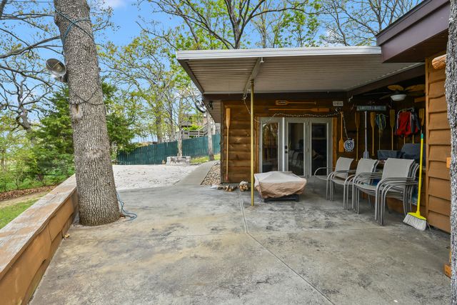 337 Parkside Drive, Hollister, MO 65672