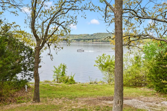 337 Parkside Drive, Hollister, MO 65672