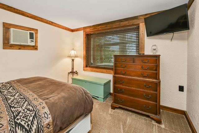337 Parkside Drive, Hollister, MO 65672