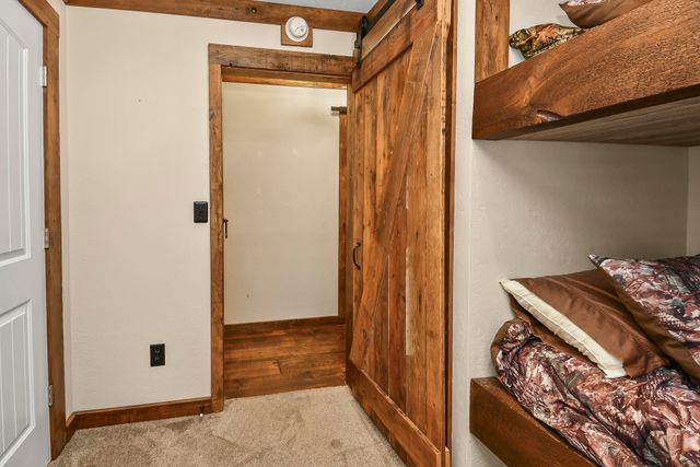 337 Parkside Drive, Hollister, MO 65672