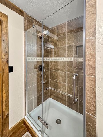 337 Parkside Drive, Hollister, MO 65672