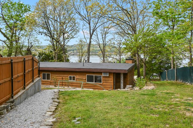 337 Parkside Drive, Hollister, MO 65672