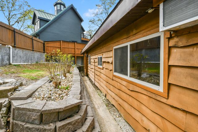 337 Parkside Drive, Hollister, MO 65672