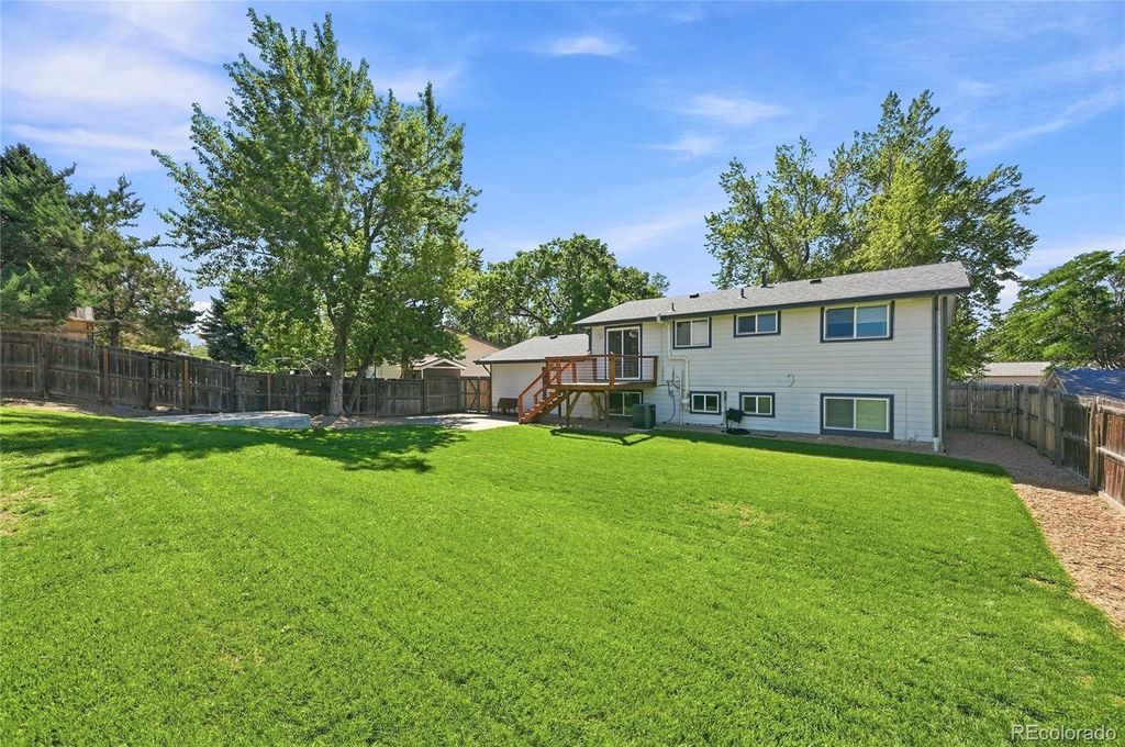 Image 3 of property listing at 528 Apollo Court, Lone Tree, CO 80124