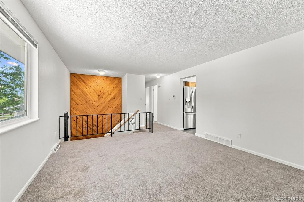 Image 7 of property listing at 528 Apollo Court, Lone Tree, CO 80124