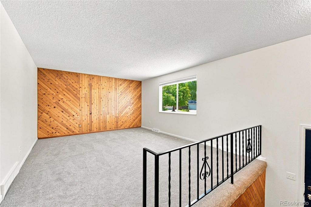 Image 8 of property listing at 528 Apollo Court, Lone Tree, CO 80124