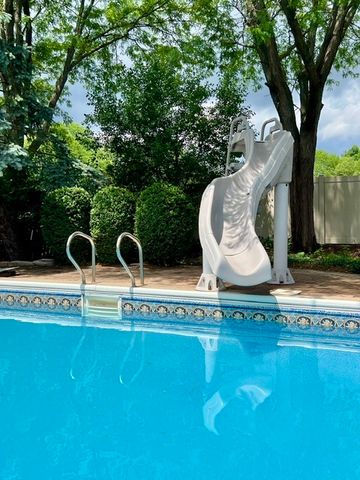 1369 GINGER Lane, Naperville, IL 60565