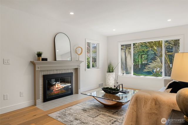 1710 NE 104th Street, Seattle, WA 98125