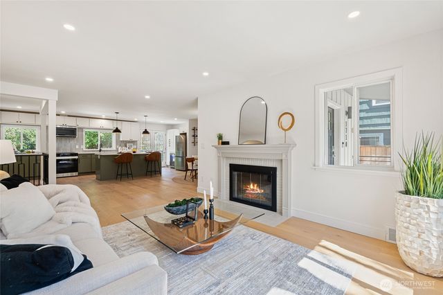 1710 NE 104th Street, Seattle, WA 98125