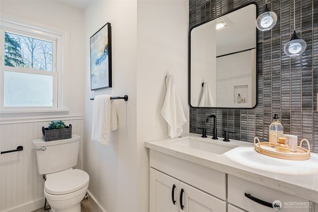 1710 NE 104th Street, Seattle, WA 98125