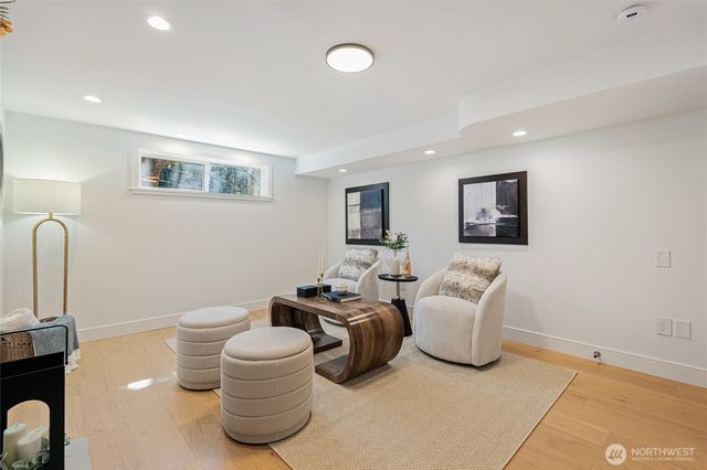 1710 NE 104th Street, Seattle, WA 98125