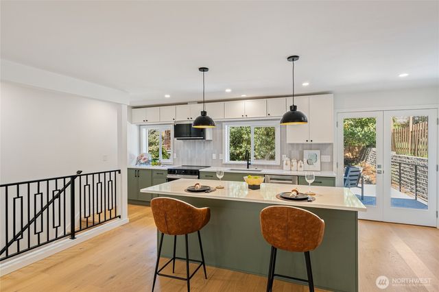 1710 NE 104th Street, Seattle, WA 98125