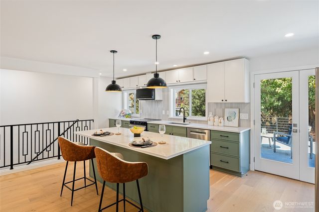 1710 NE 104th Street, Seattle, WA 98125