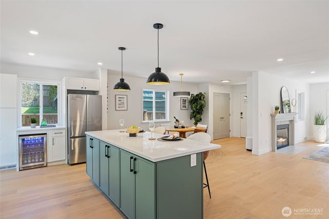 1710 NE 104th Street, Seattle, WA 98125