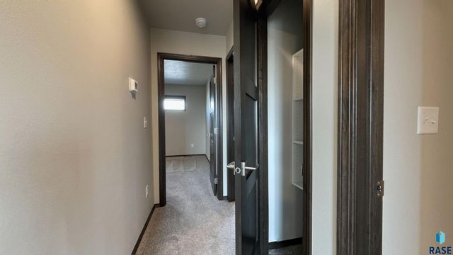 6801 6801-6807 W Gresford Pl Place, Sioux Falls, SD 57106