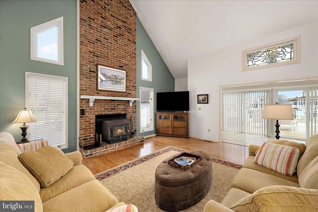 14 MALLARD DR E, Ocean Pines, MD 21811