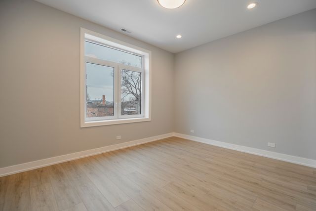 3738 S Calumet Avenue 2N, Chicago, IL 60653