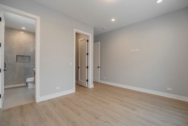 3738 S Calumet Avenue 2N, Chicago, IL 60653