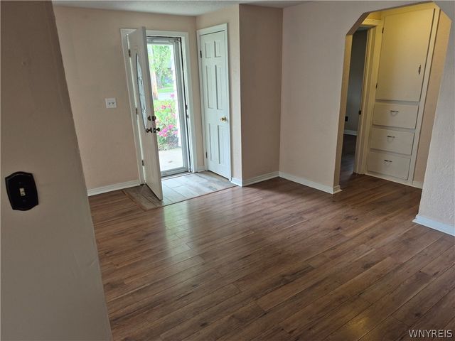 71 4th Avenue, Lancaster, NY 14086