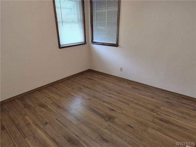 71 4th Avenue, Lancaster, NY 14086