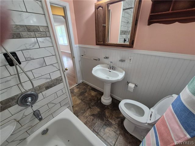 71 4th Avenue, Lancaster, NY 14086