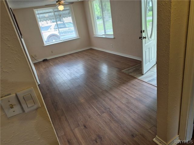 71 4th Avenue, Lancaster, NY 14086