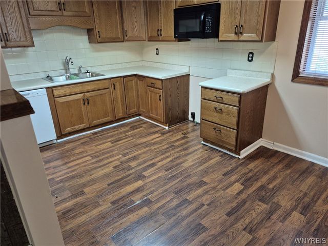 71 4th Avenue, Lancaster, NY 14086