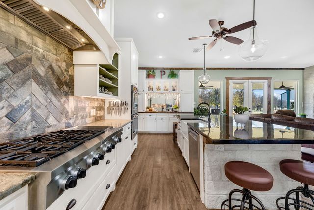 650 Scoggins Road, Tioga, TX 76271