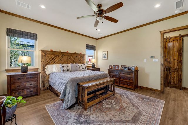 650 Scoggins Road, Tioga, TX 76271