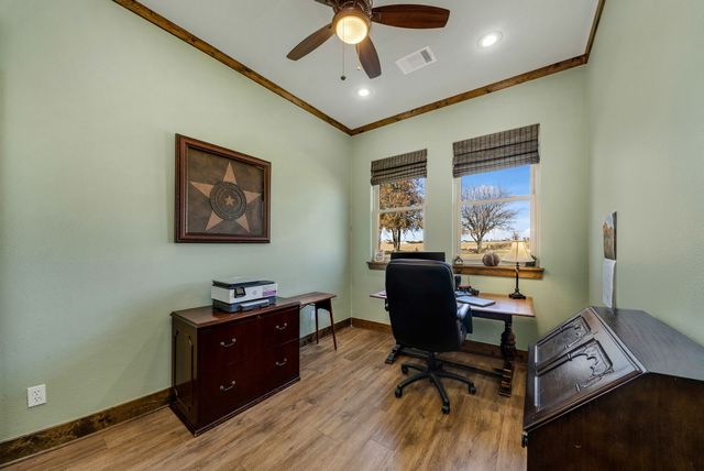 650 Scoggins Road, Tioga, TX 76271