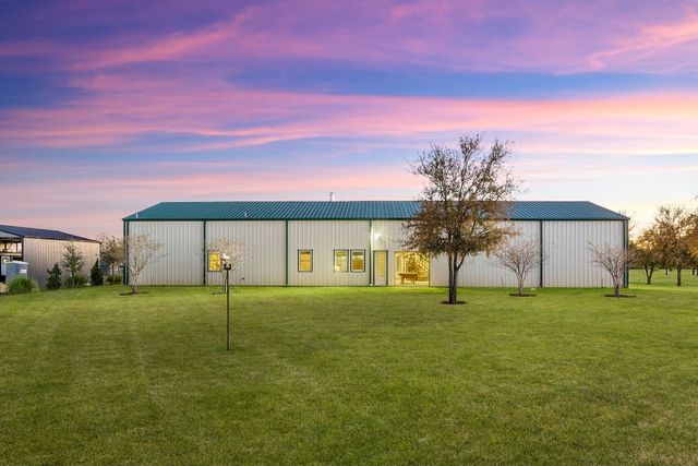 650 Scoggins Road, Tioga, TX 76271