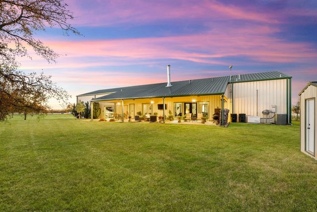 650 Scoggins Road, Tioga, TX 76271
