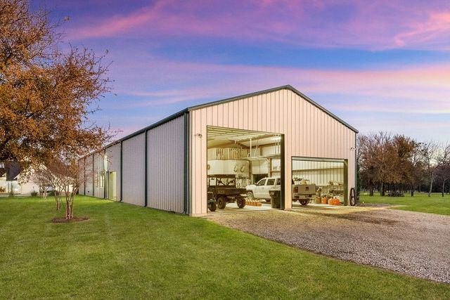 650 Scoggins Road, Tioga, TX 76271